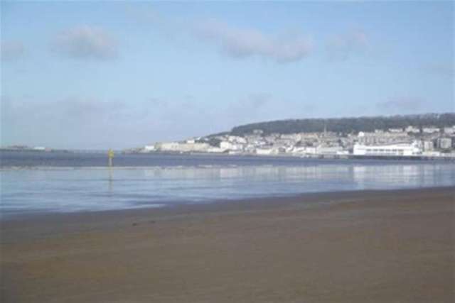  Image of 3 bedroom Flat to rent in Clifton Road Weston-super-Mare BS23 at Weston-super-Mare, BS23 1BP