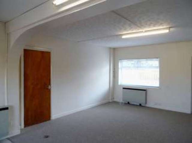  Image of 2 bedroom Flat to rent in Spring Gardens Whitland SA34 at Spring Gardens  Whitland, SA34 0HR