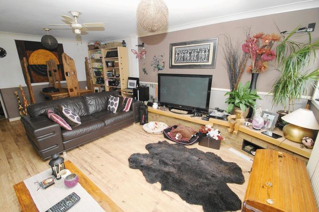  Image of 4 bedroom Detached house for sale in St. Agnells Lane Hemel Hempstead HP2 at St Agnells Lane Grovehill Hemel Hempstead, HP2 6EG