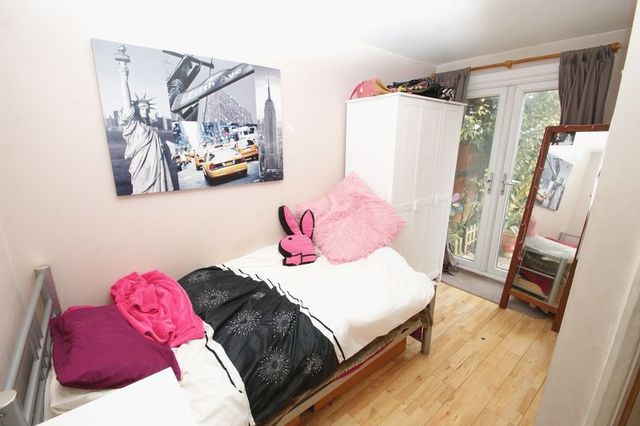  Image of 4 bedroom Detached house for sale in St. Agnells Lane Hemel Hempstead HP2 at St Agnells Lane Grovehill Hemel Hempstead, HP2 6EG