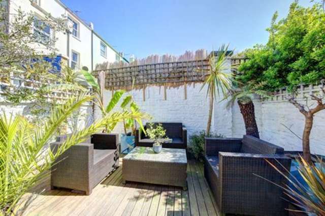  Image of 2 bedroom Flat to rent in St. Dunstans Road London W6 at London, W6 8RD