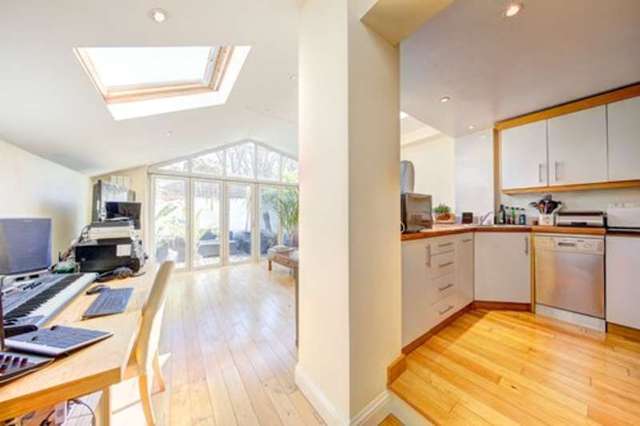  Image of 2 bedroom Flat to rent in St. Dunstans Road London W6 at London, W6 8RD