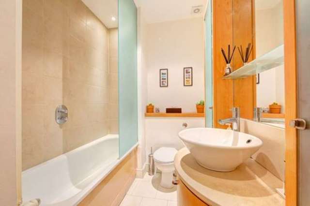  Image of 2 bedroom Flat to rent in St. Dunstans Road London W6 at London, W6 8RD