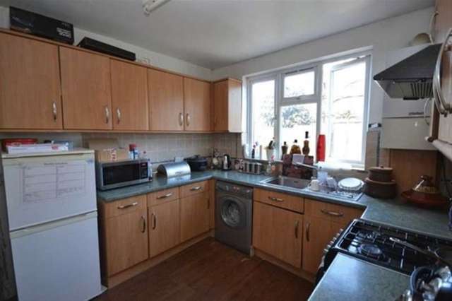  Image of 4 bedroom Terraced house for sale in St. Georges Road London E10 at London, E10 5RQ
