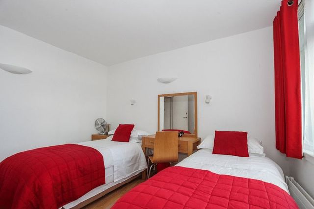  Image of 2 bedroom Flat to rent in St. Giles High Street London WC2H at St Giles High Street Array Shaftesbury Avenue, WC2H 8LW