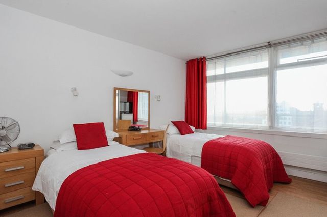  Image of 2 bedroom Flat to rent in St. Giles High Street London WC2H at St Giles High Street Array Shaftesbury Avenue, WC2H 8LW