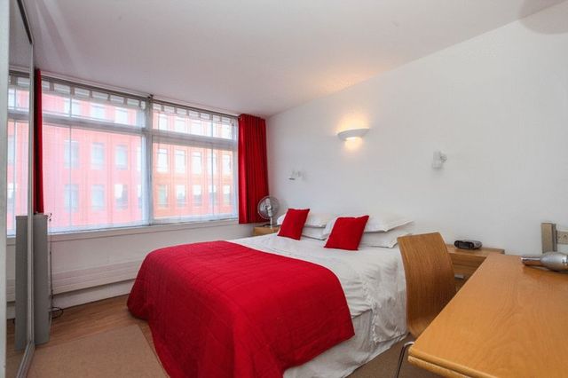  Image of 2 bedroom Flat to rent in St. Giles High Street London WC2H at St Giles High Street Array Shaftesbury Avenue, WC2H 8LW