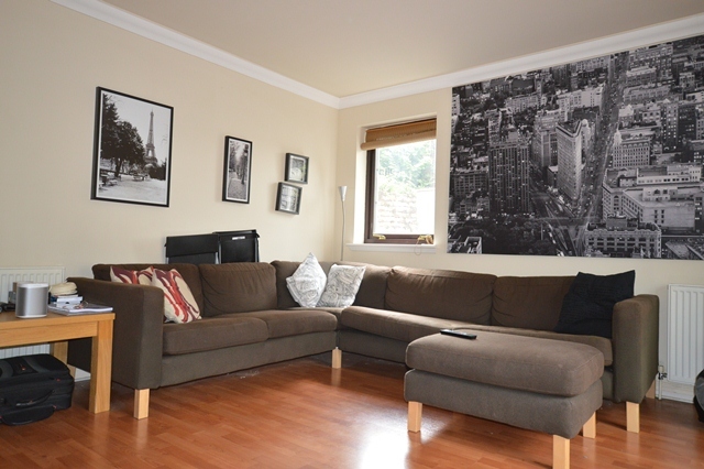  Image of 2 bedroom Flat to rent in St. Leonards Hill Edinburgh EH8 at St Leonards Edinburgh Edinburgh, EH8 9RZ