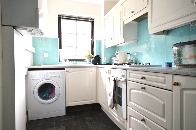  Image of 2 bedroom Flat to rent in St. Leonards Hill Edinburgh EH8 at St Leonards Edinburgh Edinburgh, EH8 9RZ