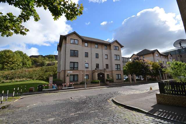  Image of 2 bedroom Flat to rent in St. Leonards Hill Edinburgh EH8 at St Leonards Edinburgh Edinburgh, EH8 9RZ
