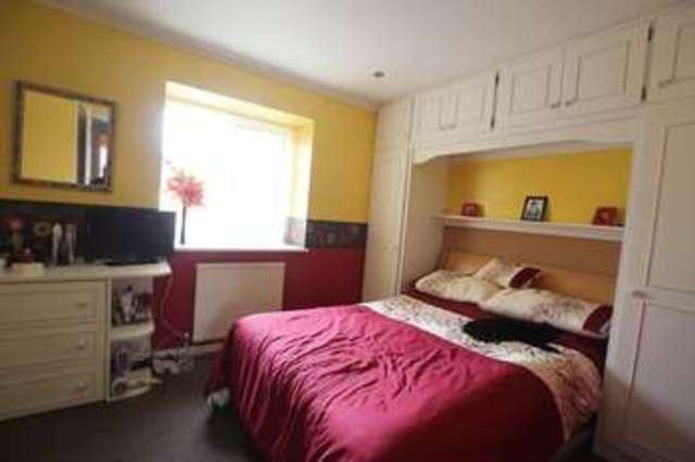  Image of 3 bedroom Semi-Detached house for sale in St. Peters View Bilton Hull HU11 at St. Peters View Bilton Hull, HU11 4AE