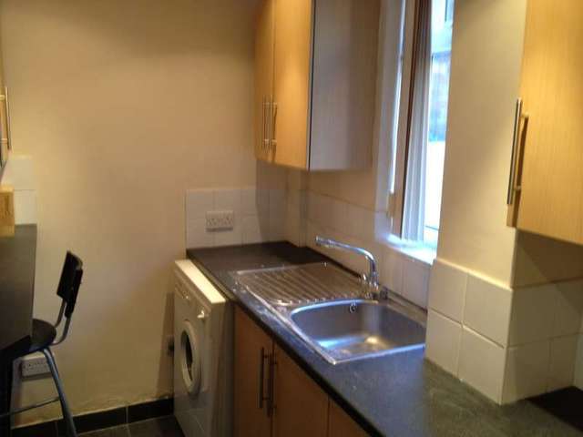  Image of 2 bedroom Terraced house to rent in Standale Road Wavertree Liverpool L15 at Wavertree Liverpool Merseyside, L15 4HL