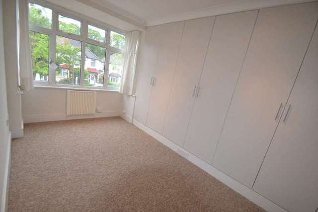  Image of 3 bedroom Terraced house to rent in Stoneleigh Avenue Worcester Park KT4 at Stoneleigh Avenue  Worcester Park, KT4 8YB