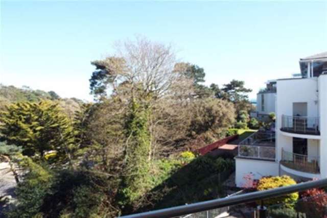  Image of 2 bedroom Flat to rent in Studland Road Westbourne Bournemouth BH4 at Bournemouth, BH4 8JJ