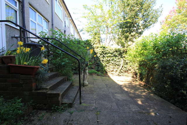  Image of 2 bedroom Maisonette for sale in Surbiton Hill Park Surbiton KT5 at Surbiton Surrey, KT5 8EN
