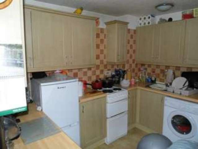  Image of 1 bedroom Flat for sale in Swan Way Church Crookham Fleet GU51 at Fleet Hampshire Fleet, GU51 5TU