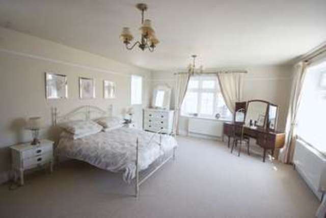  Image of 6 bedroom Semi-Detached house for sale in Swanage Road Lee-on-the-Solent PO13 at Swanage Road  Lee-On-The-Solent, PO13 9JW