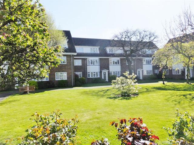 Image of 2 bedroom Flat for sale in Sycamore Close Carshalton SM5 at Carshalton Surrey Carshalton, SM5 2PS