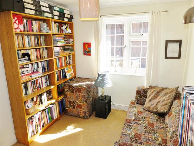  Image of 2 bedroom Flat for sale in Sycamore Close Carshalton SM5 at Carshalton Surrey Carshalton, SM5 2PS