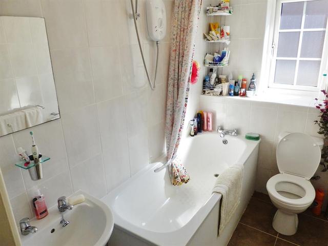  Image of 2 bedroom Flat for sale in Sycamore Close Carshalton SM5 at Carshalton Surrey Carshalton, SM5 2PS