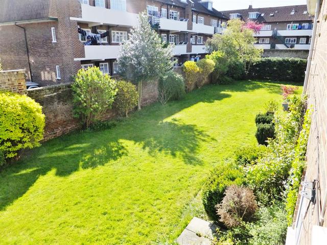  Image of 2 bedroom Flat for sale in Sycamore Close Carshalton SM5 at Carshalton Surrey Carshalton, SM5 2PS