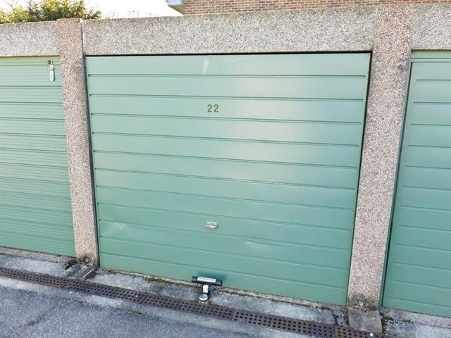  Image of 2 bedroom Flat for sale in Sycamore Close Carshalton SM5 at Carshalton Surrey Carshalton, SM5 2PS