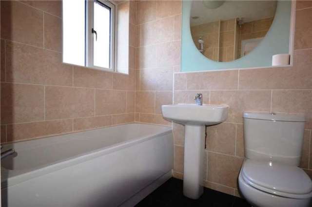  Image of 3 bedroom Detached house to rent in Teasel Way Cherry Hinton Cambridge CB1 at Cherry Hinton, CB1 9YT