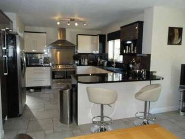  Image of 4 bedroom Detached house for sale in Tench Road Calne SN11 at Tench Road  Calne, SN11 9PW