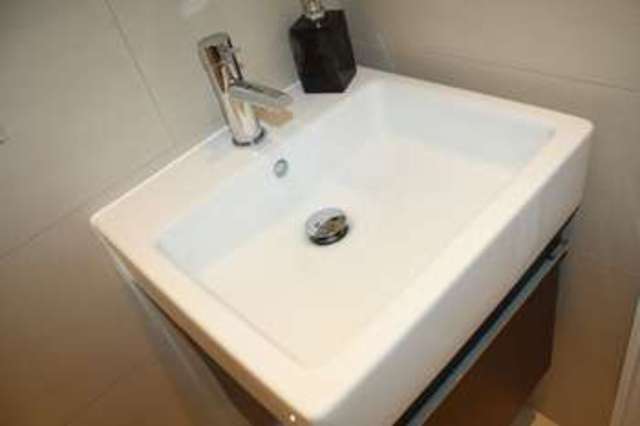  Image of 4 bedroom Detached house to rent in Youens Drive Thame OX9 at Youens Drive  Thame, OX9 3ZQ
