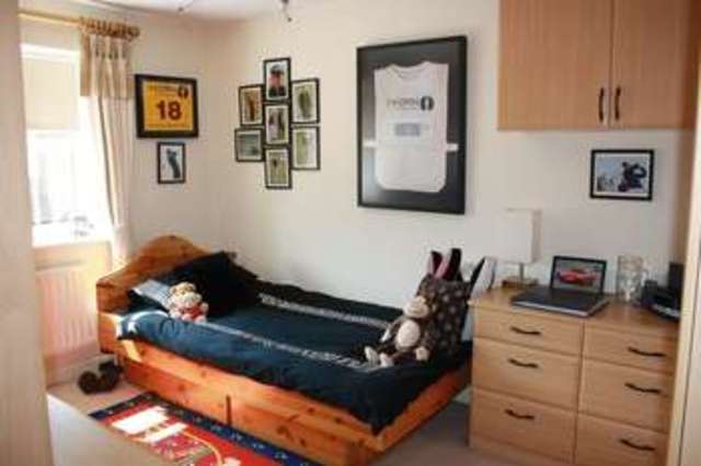  Image of 4 bedroom Detached house to rent in Youens Drive Thame OX9 at Youens Drive  Thame, OX9 3ZQ
