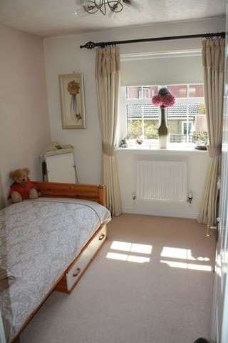  Image of 4 bedroom Detached house to rent in Youens Drive Thame OX9 at Youens Drive  Thame, OX9 3ZQ