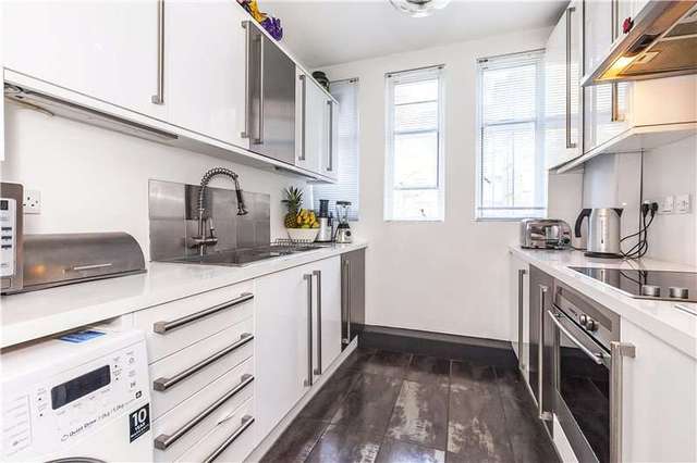  Image of 3 bedroom Flat for sale in The Lawns Lee Terrace London SE3 at Lee Terrace London Blackheath, SE3 9TD