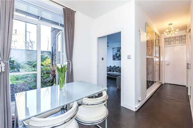  Image of 3 bedroom Flat for sale in The Lawns Lee Terrace London SE3 at Lee Terrace London Blackheath, SE3 9TD