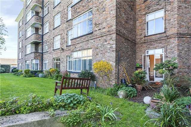  Image of 3 bedroom Flat for sale in The Lawns Lee Terrace London SE3 at Lee Terrace London Blackheath, SE3 9TD