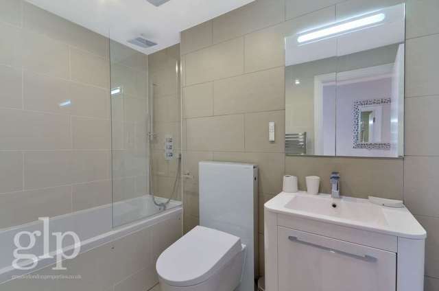  Image of 2 bedroom Flat for sale in Norfolk Crescent London W2 at Norfolk Crescent Paddington London, W2 2YS
