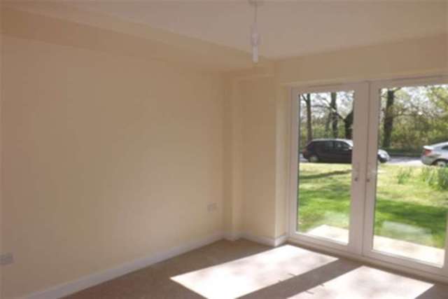  Image of 1 bedroom Flat to rent in The Spinney Denmead Waterlooville PO7 at Waterlooville, PO7 6FZ