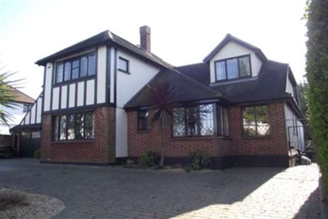  Image of 4 bedroom Detached house to rent in Daines Way Southend-on-Sea SS1 at Southend-on-Sea, SS1 3PF