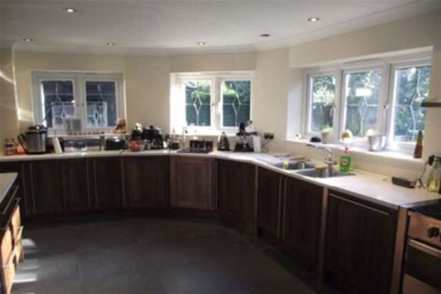  Image of 4 bedroom Detached house to rent in Daines Way Southend-on-Sea SS1 at Southend-on-Sea, SS1 3PF