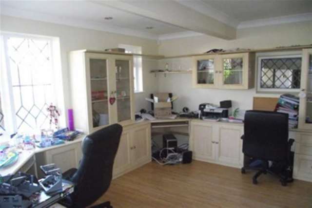  Image of 4 bedroom Detached house to rent in Daines Way Southend-on-Sea SS1 at Southend-on-Sea, SS1 3PF