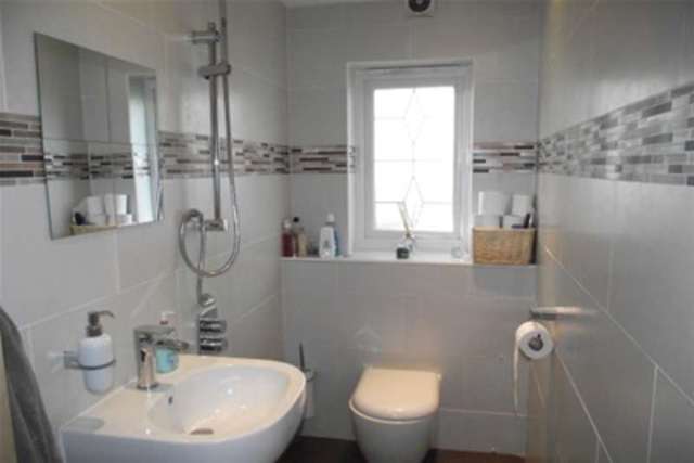  Image of 4 bedroom Detached house to rent in Daines Way Southend-on-Sea SS1 at Southend-on-Sea, SS1 3PF