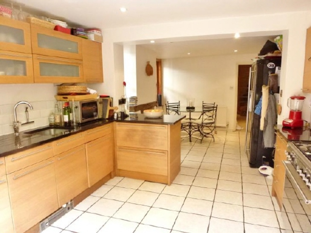  Image of 4 bedroom Flat to rent in Nightingale Road Southsea PO5 at Southsea  Not specified, PO5 3JL