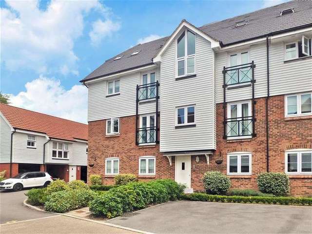  Image of 2 bedroom Flat for sale in Tilling Close Maidstone ME15 at Maidstone Kent Maidstone, ME15 6RW