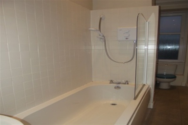  Image of 2 bedroom Flat to rent in Trefoil Avenue Shawlands Glasgow G41 at Shawlands Glasgow Glasgow, G41 3PE