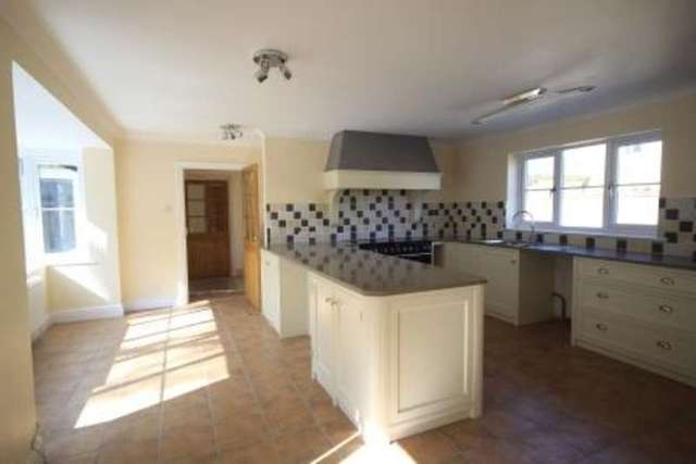  Image of 4 bedroom Detached house to rent in Tuthill Court Therfield Royston SG8 at Therfield Hertfordshire, SG8 9TT