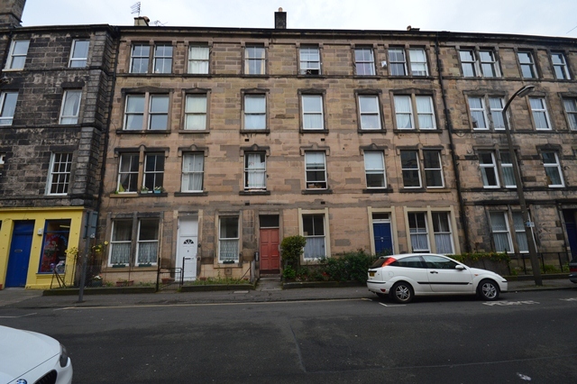 Image of 3 bedroom Flat to rent in Valleyfield Street Edinburgh EH3 at Tollcross Edinburgh Edinburgh, EH3 9LR