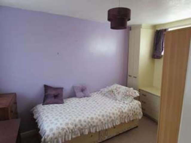 Image of 2 bedroom Property for sale in Vermont Close Clacton-on-Sea CO15 at Vermont Close  Clacton-On-Sea, CO15 6HJ