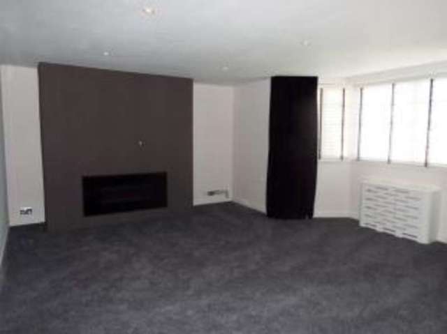 Image of 2 bedroom Flat for sale in Viceroy Close Edgbaston Birmingham B5 at Birmingham West Midlands Birmingham, B5 7UU