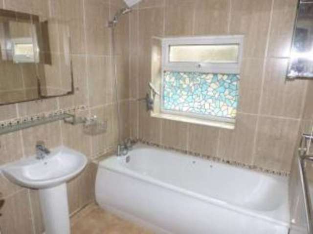  Image of 3 bedroom Semi-Detached house for sale in Waldron Drive Oadby Leicester LE2 at Oadby Leicester Oadby, LE2 4PJ