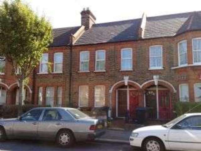  Image of 2 bedroom Flat to rent in Fleeming Road London E17 at Fleeming Road Walthamstow London, E17 5ES
