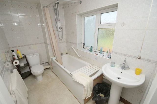  Image of 3 bedroom Detached house for sale in Lyne Way Hemel Hempstead HP1 at Lyne Way Warners End Hemel Hempstead, HP1 3PN